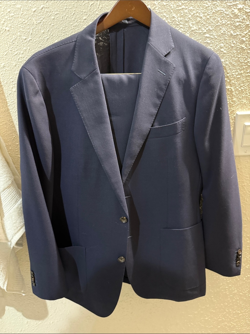Suitsupply Traveller Suit: Navy Blue Two-Button Wool Suit Jacket